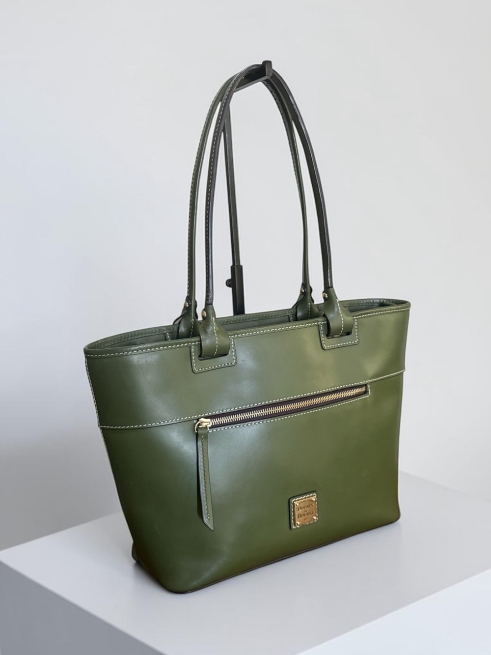 Dooney & Bourke Olive Green Leather Tote Bag with Gold Hardware! - Picture 3 of 13
